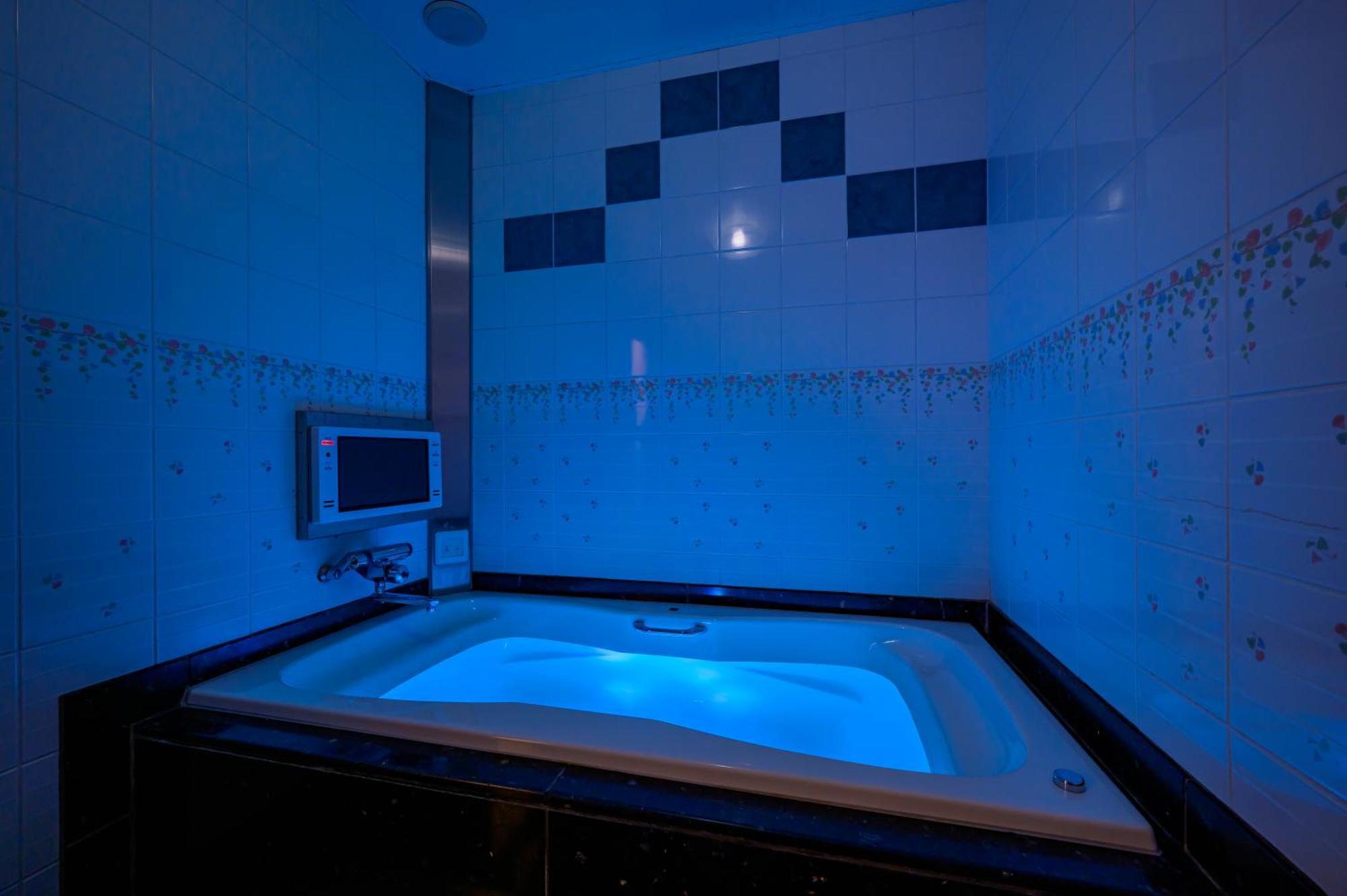 Hotel Mobilia (Adults Only) Tsurugashima Екстериор снимка