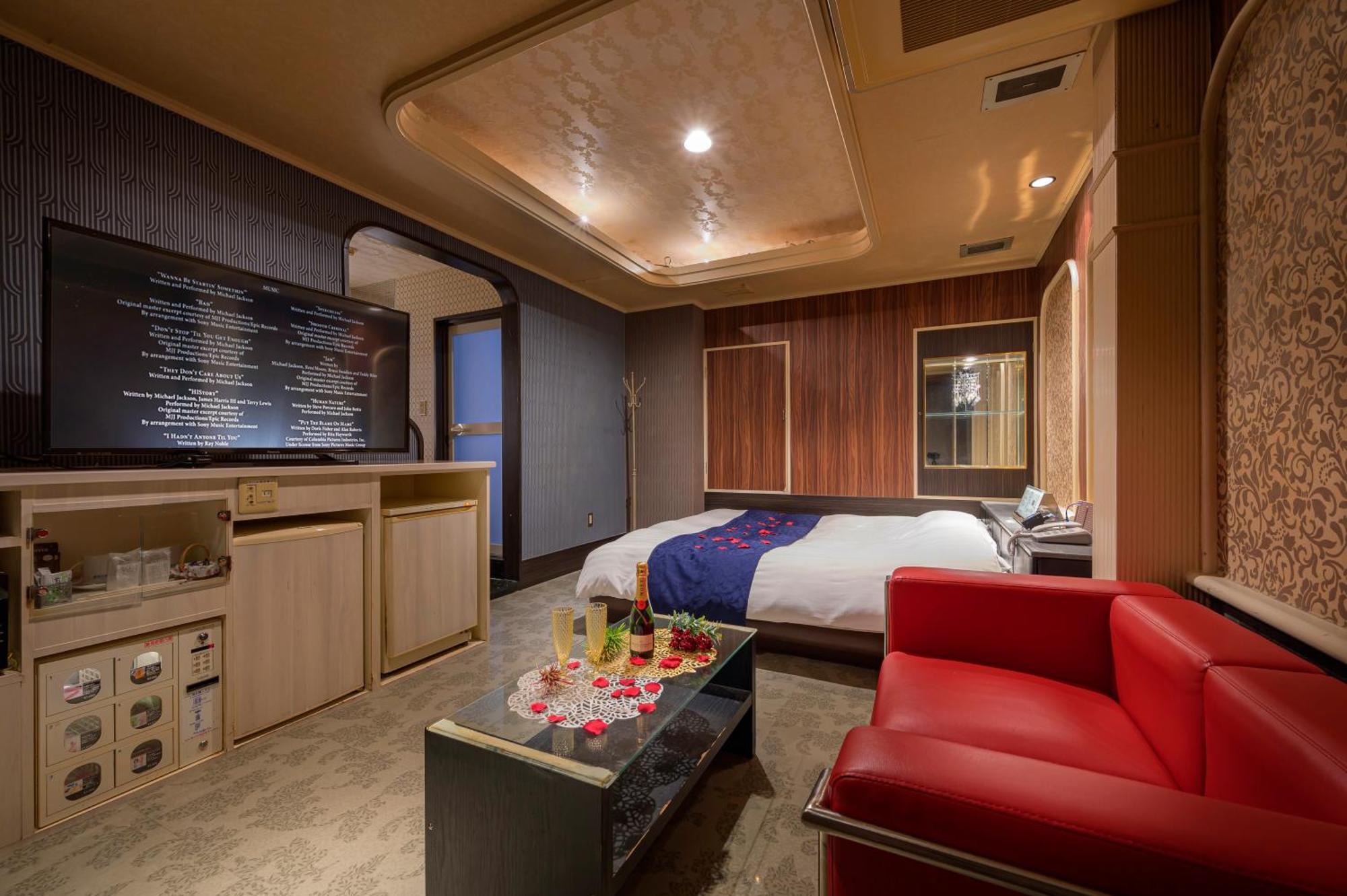 Hotel Mobilia (Adults Only) Tsurugashima Екстериор снимка