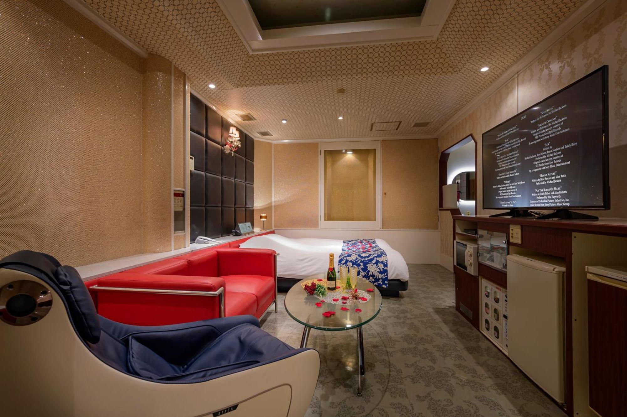 Hotel Mobilia (Adults Only) Tsurugashima Екстериор снимка