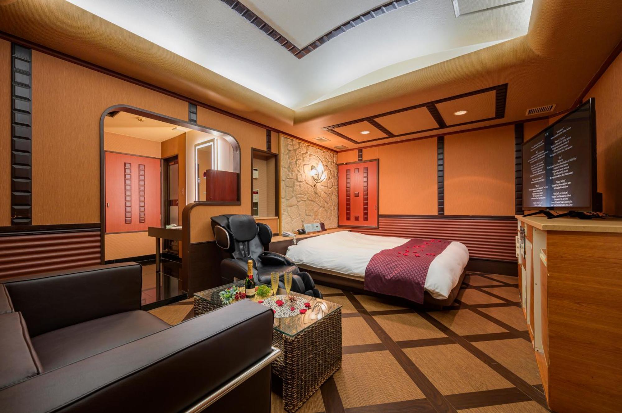 Hotel Mobilia (Adults Only) Tsurugashima Екстериор снимка