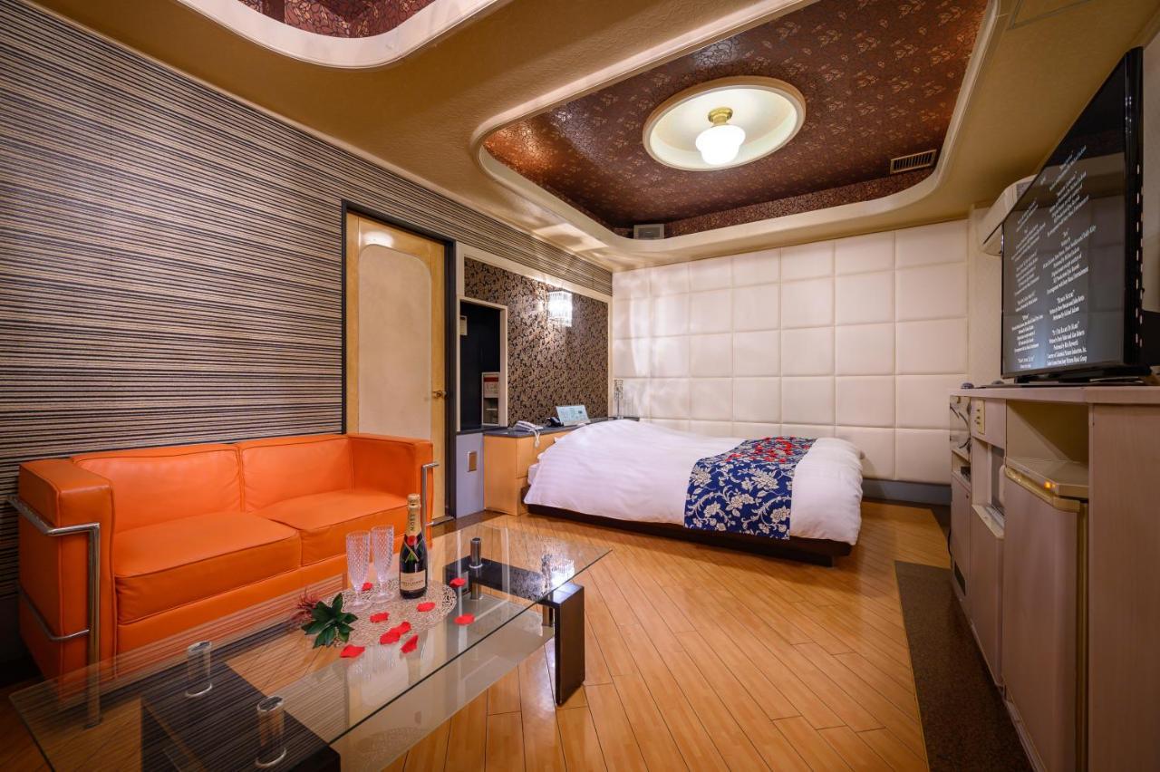 Hotel Mobilia (Adults Only) Tsurugashima Екстериор снимка